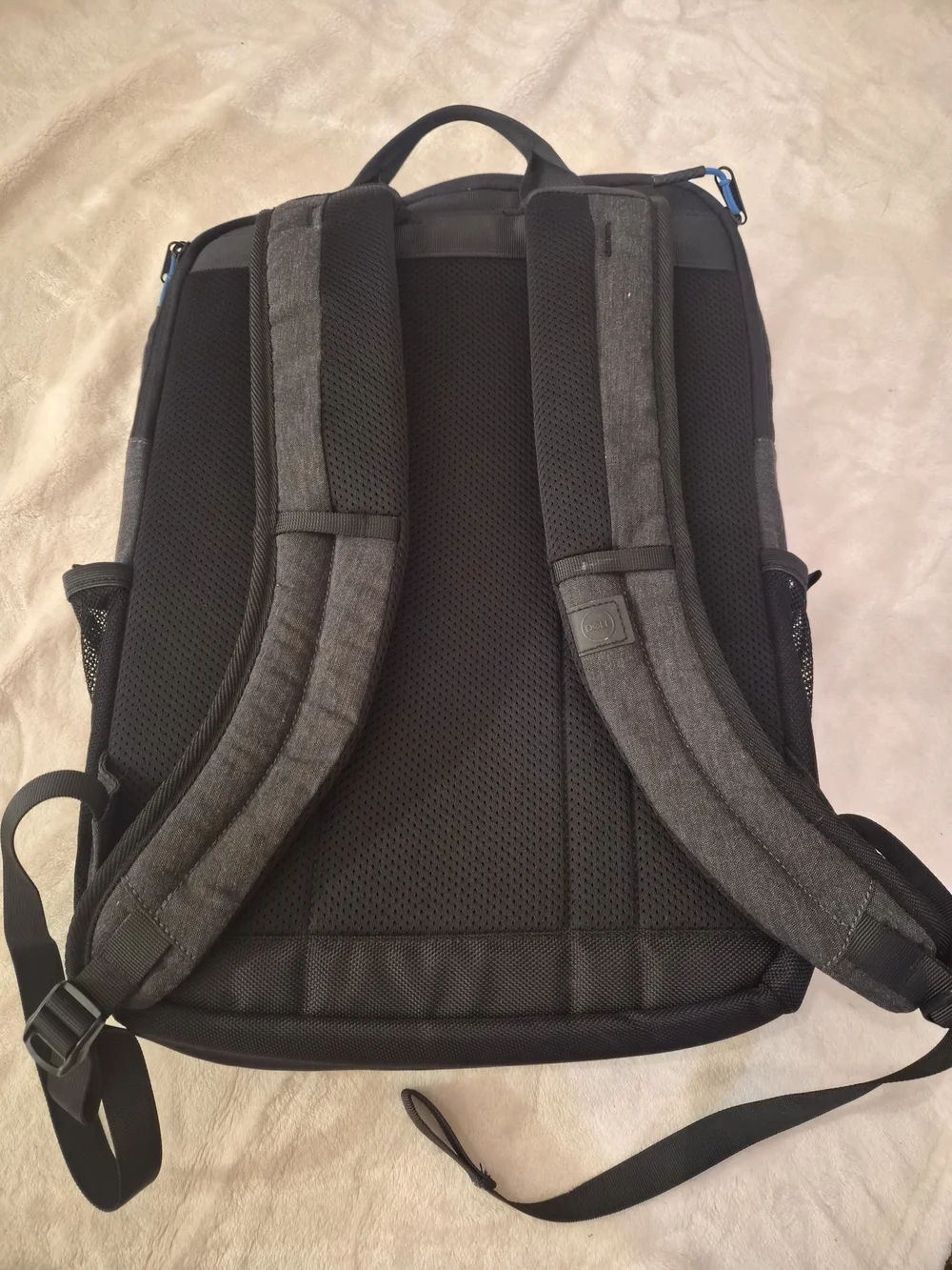 Dell RTKW3 Laptop Backpack GrayMen's Gray Casual Backpack with Reflective Accent